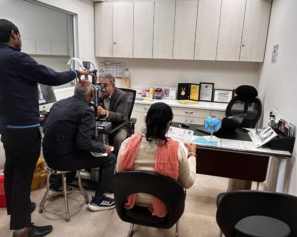 Slit-lamp examination during a consultation