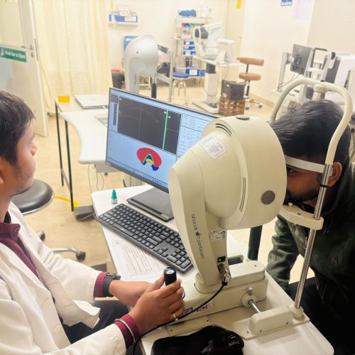 “3D Corneal Imaging and Eye Diagnostics with OCULUS Pentacam” OCULUS Pentacam imaging device used for detailed corneal topography and anterior eye segment analysis.